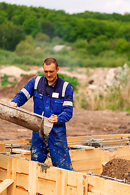 포토 JPG 해외이미지 산업 건축양식 노동자 주택 한명 금속 기계 장비 업무 작업 액체 붓기 혼합 땅 믹서 서식 파일 시멘트 공학 펌프 개발 건축업자 계약자 고용 방법 섞기 자동 콘크리트 프로젝트 해외포토 직업 1 교육 건축 모션 재질 사람 건물 구직 계약 채용 파일형식 이미지허브