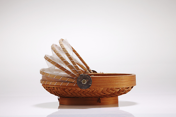 포토 JPG 해외이미지 전통 패턴 사람없음 목재 장식 갈색 바구니 흰색 시골 그물 컨테이너 대나무 오브젝트 복고 내추럴 수공예품 위생관리 핸드메이드 해외포토 나무 산업 컬러 무늬 재료 관리 공예품 파일형식 이미지허브