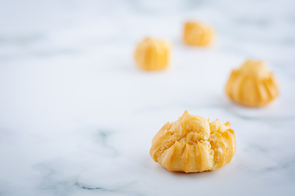 포토 JPG 해외이미지 전통 음식 빵 백그라운드 재료 디저트 요리 사람없음 갈색 케이크 주방 빵집 흰색 신선 달콤 맛 아침식사 설탕 굽기 먹기 가득함 크림 반죽 퍼프 칼로리 프랑스어 폭식 바닐라 커스터드 페스츄리 핸드메이드 해외포토 문자 컬러 컨셉 모션 상점 식사 구이 파일형식 이미지허브