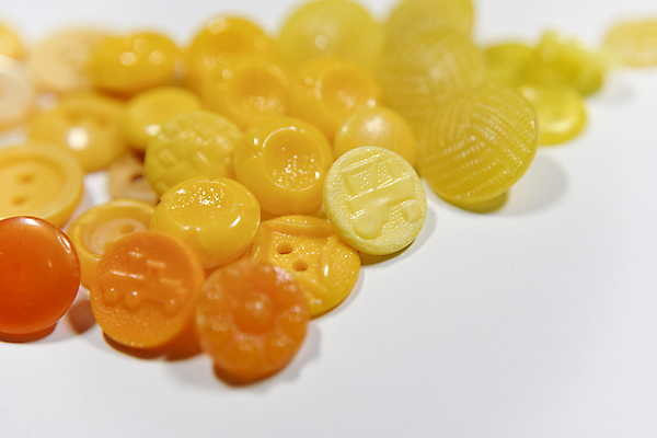 포토 JPG 해외이미지 직업 디자인 드레스 옷 장신구 버튼 아이디어 직장 창조 사랑 미술 취미 사람없음 장식 노란색 유행 흰색 공구 직물 잡기 신용카드 작업실 실 그늘 바느질 오브젝트 질감 만들기 수공예 재단 경영 고립 항목 핸드메이드 스타일 해외포토 감정 컬러 컨셉 회사 비즈니스 모션 문화예술 금융 도구 공예 파일형식 이미지허브