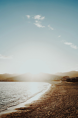 포토 JPG 해외이미지 주간 파도 섬 자연 휴식 풍경 해변 사람없음 야외 건물 평화 경관 해외포토 자연요소 건축물 바다 컨셉 생태계 파일형식 이미지허브