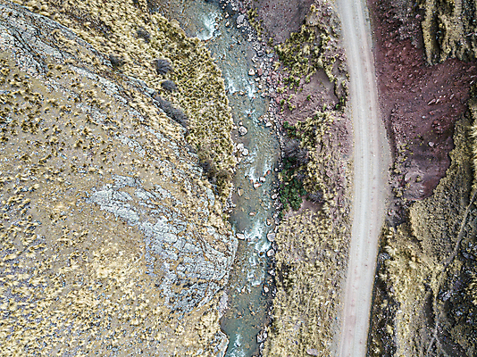 포토 JPG 해외이미지 도로 길 지구 여행 교통시설 자연 산 건조 안테나 풍경 경사 사람없음 야외 여름 미국 사막 시골 위험 라틴아메리카 땅 고도 먼지 암초 멀리 느림 남쪽 산악지대 드론 방법 어려움 페루 해외포토 계절 교통 컨셉 북아메리카 통신 아메리카 남아메리카 방향 시설 생태계 파일형식 이미지허브