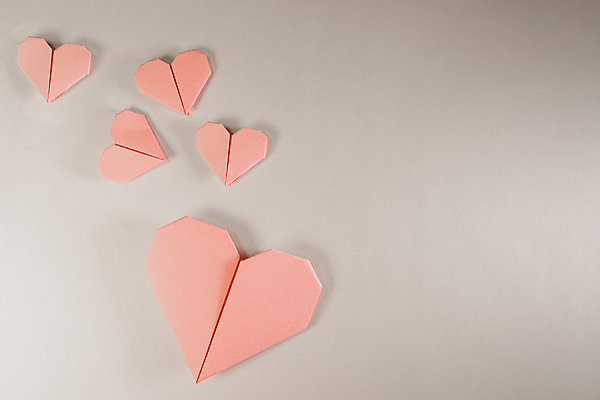 포토 JPG 해외이미지 모양 디자인 커플 아시아 리본 종이 분홍색 결혼 백그라운드 컨셉 휴가 발렌타인데이 선물 사랑 미술 동양인 취미 사람없음 장식 장미 일본 희망 흰색 하트 마음 축하 인사 메시지 성자 달콤 심볼 오브젝트 사인 종이접기 접기 핸드메이드 카피스페이스 해외포토 꽃 감정 나라 종교 컬러 관계 모션 데이이벤트 문화예술 인종 이벤트 공백 예절 맛 파일형식 이미지허브