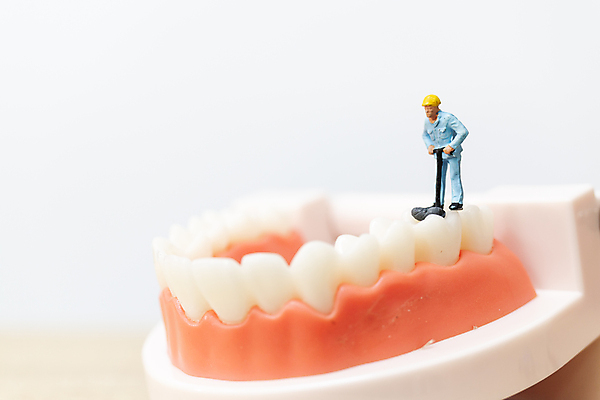 포토 JPG 해외이미지 모델 컨셉 건강 병원 미소 사람 사람없음 치료 숫자 약 미니어처 장비 환자 의사 흰색 공구 입 구멍 수리 치아 오브젝트 확인 부식 치과의사 고정 턱 유지 틀니 삭제 돌봄 썩음 인공 잇몸 해외포토 문자 컬러 신체 의학 모션 표정 신체부위 모형 의료진 도구 소화기관 파일형식 이미지허브