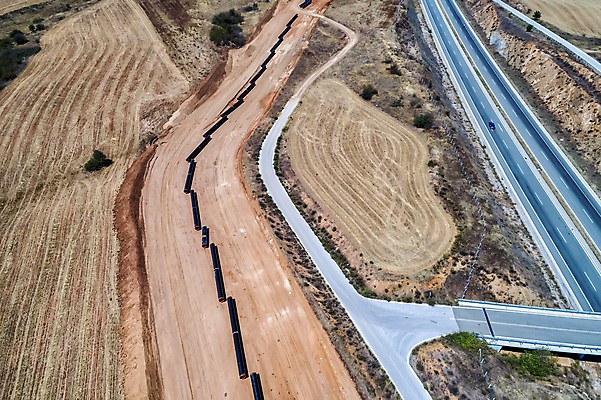 포토 JPG 해외이미지 산업 도로 밭 비즈니스 교통시설 자연 설계 사람없음 글로벌 환경 금속 힘 기계 장비 에너지 공구 고속도로 재산 휘발유 석유 철 상업 화석 연료 가스 튜브 자원 공학 세대 내추럴 철강 추출 파이프라인 세련 해외포토 교육 길 교통 컨셉 농업 재질 금융 도구 시설 생태계 파이프_관 파일형식 이미지허브