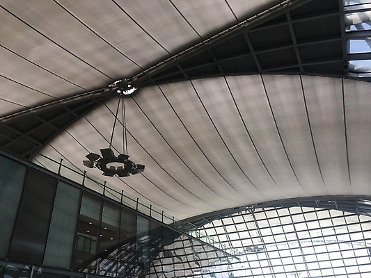 포토 JPG 해외이미지 디자인 여행 건축양식 교통시설 사람없음 건물 여행객 도시 오솔길 해외포토 건축물 건축 길 교통 사람 시설 파일형식 이미지허브