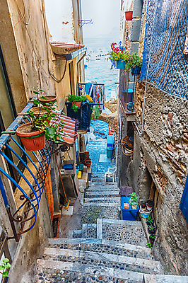 포토 JPG 해외이미지 전통 유럽 바다 여행 건축양식 자연 휴가 주택 풍경 사람없음 건물 물 여름 파란색 황혼 이탈리아 도시 보트 지중해 타운 옛날 해외포토 자연요소 건축물 계절 건축 나라 컬러 배_교통 일몰 생태계 파일형식 이미지허브