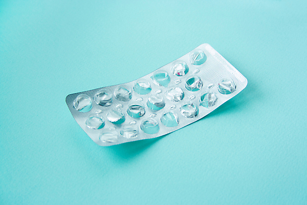 포토 JPG 해외이미지 과학 백그라운드 컨셉 포장 건강 병원 사람없음 치료 파란색 빛 상자 알약 약 고통 흰색 은색 질병 플라스틱 약국 은박지 오브젝트 처방 팩 패키지 중독 조제 고립 돌봄 복용 중고 진통제 항생제 해외포토 감정 컬러 의학 모션 재질 화장품 만들기 파일형식 이미지허브