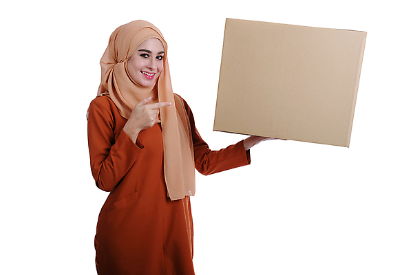 포토 JPG 해외이미지 모델 직업 라이프스타일 응시 여자 행복 감정 남편 아파트 선물 한명 사람 동양인 상자 귀여움 희망 표현 잡기 우아함 배달원 구매 이슬람교 고객 배송 서식 긍정 패키지 무거움 열광 적재 베일 물류 판지 독립 리프팅 무료 서류판 해외포토 1 시선 종교 컨셉 모션 주택 인종 생활 쇼핑 사무용품 무게 파일형식 이미지허브