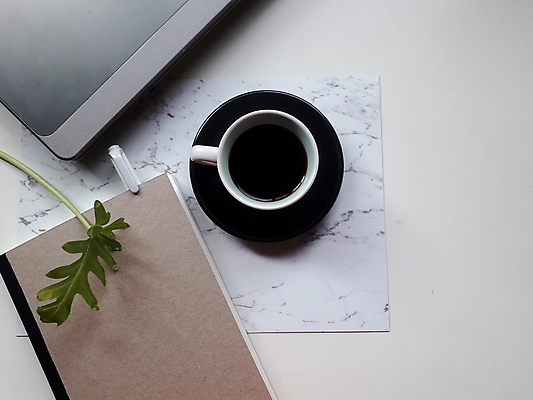 포토 JPG 해외이미지 음료 음식 백그라운드 탁자 아침 휴식 사람없음 목재 컵 갈색 검은색 어둠 카페 머그컵 흰색 뜨거움 아침식사 정상 질감 아로마 에스프레소 블랙커피 카페인 해외포토 주간 나무 식기 커피 컬러 가구 컨셉 재료 상점 식사 파일형식 이미지허브