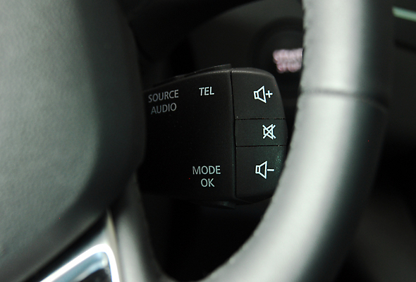 포토 JPG 해외이미지 디자인 이동 의자 창문 교통시설 자동차 열쇠 프레임 실내 손잡이 사람없음 내부 달리기 문 우주 운전 추위 판넬 뜨거움 작음 플라스틱 전염 난방 계기판 고립 자동 제어 해외포토 육상교통 가구 교통 컨셉 모션 재질 질병 크기 시설 감염 파일형식 이미지허브