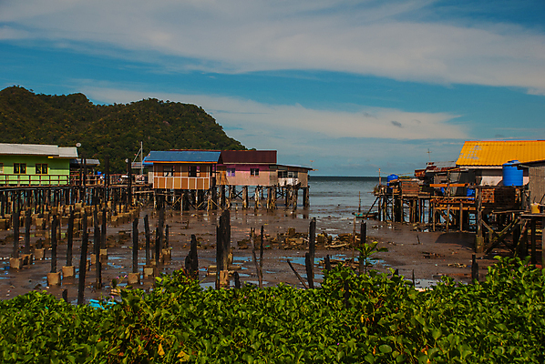 포토 JPG 해외이미지 아이콘 공원 행복 아시아 모래 바다 섬 자연 휴가 휴식 주택 풍경 사람없음 물 반사 평화 마을 자유 보트 크리스탈 말레이시아 집시 해외포토 자연요소 공공시설 감정 나라 컨셉 배_교통 건물 광석 생태계 파일형식 이미지허브