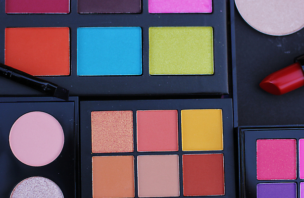 포토 JPG 해외이미지 직업 얼굴 분홍색 백그라운드 그림자 미술 사람없음 초록색 파란색 세트 컬러풀 유행 보라색 페인트 화장품 립스틱 붓 화려 팔레트 상품 가루 볼터치 수집 피부 피부관리 만들기 윤곽 예술가 아이섀도 조립 돌봄 해외포토 컬러 컨셉 모션 문화예술 신체부위 화장 뷰티 파일형식 이미지허브