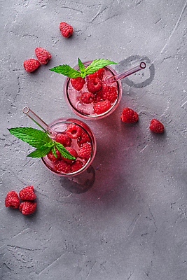 포토 JPG 해외이미지 백그라운드 잔 빨대 사람없음 빨간색 얼음 달콤 시원함 허브 산딸기 에이드 해외포토 자연요소 식물 식기 음료 컬러 과일 맛 파일형식 이미지허브