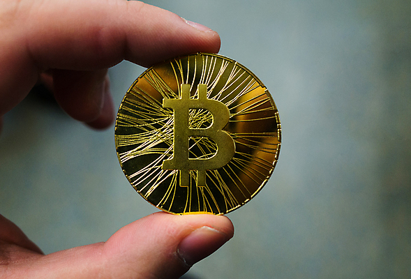 포토 JPG 해외이미지 컨셉 돈 인터넷 비즈니스 사람없음 금융 3D 금속 디지털 동전 웹 네트워크 시장 황금 암호 구매 심볼 상업 전자 토막 전자상거래 가상 가상화폐 해외포토 재질 경제 쇼핑 재산 디지털합성 파일형식 이미지허브