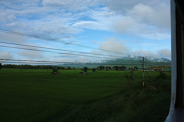 포토 JPG 해외이미지 전통 디자인 스포츠 여행 이동 의자 배낭 창문 교통시설 모션 자동차 자연 유리 하늘 거리 동양인 풍경 사람없음 야외 초록색 여름 파란색 일출 일몰 기차 시골 닫기 소프트포커스 연결 아스팔트 속도 승객 해외포토 계절 도로 육상교통 컬러 가구 교통 컨셉 가방 재질 대중교통 촬영기법 인종 노을 시설 생태계 파일형식 이미지허브