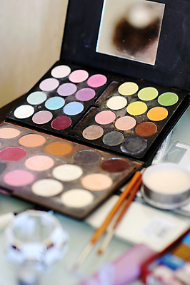 포토 JPG 해외이미지 여자 얼굴 장신구 그림자 사람없음 치료 세트 유행 페인트 화장품 팔레트 우아함 상품 가루 만들기 돌봄 위생관리 해외포토 컨셉 의학 모션 관리 사람 신체부위 뷰티 파일형식 이미지허브