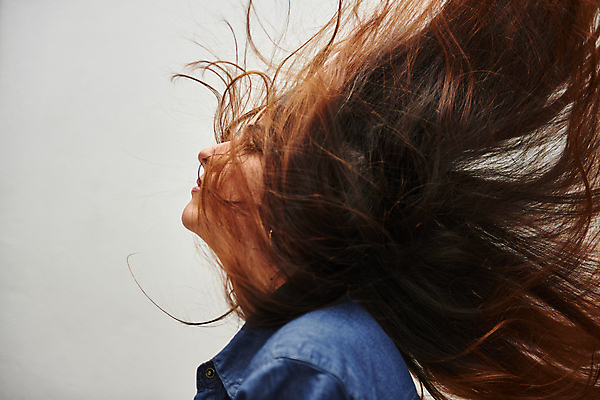 포토 JPG 해외이미지 백인 모델 라이프스타일 여자 행복 얼굴 파도 밭 모션 자연 날리기 바람 한명 사람 성인 야외 금발 유행 환경 봄 닫기 폭풍 염색 직진 타격 스타일 해외포토 자연요소 서양인 1 헤어스타일 계절 감정 바다 농업 날씨 생활 신체부위 생태계 파일형식 이미지허브