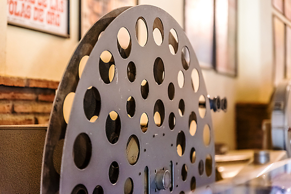 포토 JPG 해외이미지 산업 조각 백그라운드 컨셉 유리 사람없음 빛 카메라 스크린 검은색 어둠 기계 수확 골동품 기록 바퀴 역사 클래식 닫기 은색 미끄럼틀 8 영화관 극장 철 필름 손목시계 영화 그림 복고 실타래 영사기 동영상 얼레 할리우드 옛날 해외포토 시계 컬러 농업 장신구 모션 재질 문화예술 전자제품 숫자 놀이기구 로스앤젤레스 파일형식 이미지허브