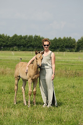 포토 JPG 해외이미지 동물 한마리 라이프스타일 여자 행복 감정 포옹 자연 키스 사랑 한명 사람 친구 농장 목장 우정 승마 연결 동료 부드러움 나눔 대가리 돌봄 동반자 여자한명만 성인여자만 정확 해외포토 1 스포츠 컨셉 농업 관계 안기 모션 생활 감각 애정표현 생태계 여자만 성인만 파일형식 이미지허브