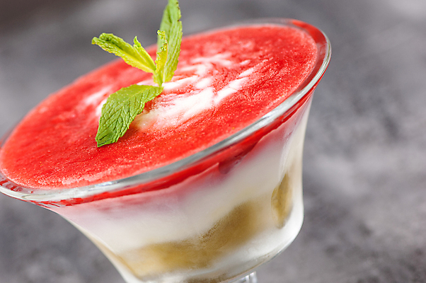 포토 JPG 해외이미지 열매 꽃잎 음료 음식 백그라운드 잎 과일 유리 표면 아이스크림 디저트 건강 사람없음 빨간색 초록색 여름 꽃병 냉동 얼음 회색 우유 추위 신선 칵테일 사발 달콤 혼합 민트 크림 상쾌 유기농 요거트 고립 섞기 스무디 해외포토 자연요소 식물 웰빙 계절 꽃 감정 컬러 재질 유제품 주류 사기그릇 맛 허브 파일형식 이미지허브