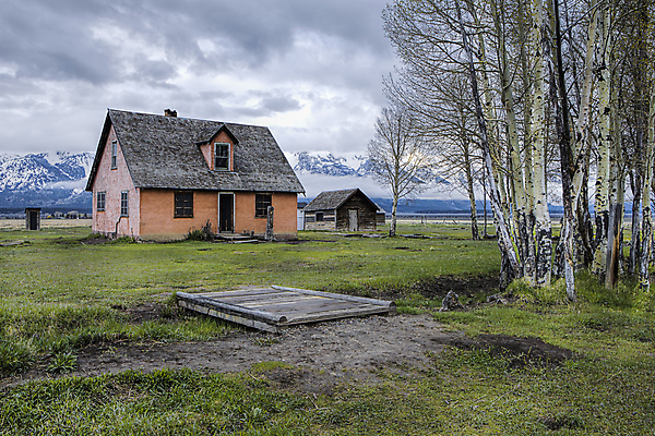 포토 JPG 해외이미지 공원 여행 백그라운드 밭 자연 하늘 아침 산 주택 풍경 사람없음 야외 건물 목재 파란색 울타리 농장 일출 미국 목장 시골 역사 서쪽 옛날 와이오밍 울퉁불퉁 전국 줄서기 해외포토 주간 나무 건축물 공공시설 컬러 북아메리카 농업 재료 모션 담장 노을 방향 생태계 파일형식 이미지허브
