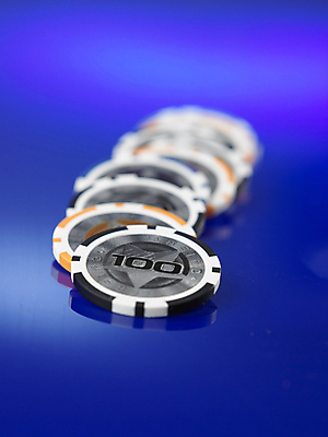 포토 JPG 해외이미지 돈 성공 사람없음 세로 파란색 쌓기 검은색 게임 원형 행운 재산 도박 위험 심볼 카지노 기회 포커 라스베가스 승자 해외포토 도형 컬러 컨셉 모션 놀이 금융 트럼프 파일형식 이미지허브