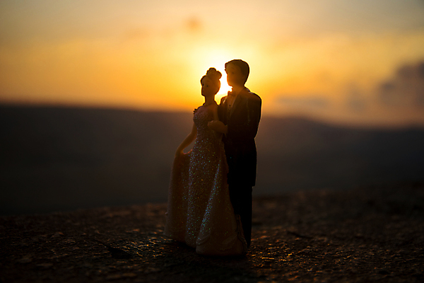 포토 JPG 해외이미지 커플 여자 남자 행복 실루엣 바다 함께함 그림자 성인 야외 두명 일몰 저녁 성인만 해외포토 감정 컨셉 관계 촬영기법 사람 노을 야간 파일형식 이미지허브