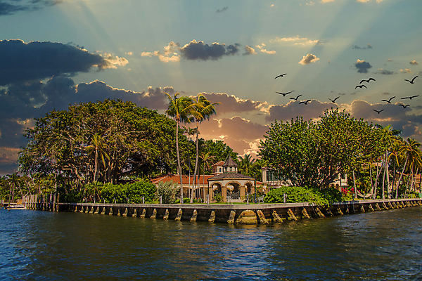 포토 JPG 해외이미지 나무 식물 라이프스타일 북아메리카 건축양식 자연 지붕 주택 손바닥 사람없음 건물 빨간색 초록색 물 파란색 강 미국 일몰 고급 큼 옥상 맨션 타일 수로 운하 채널 그리너리 플로리다 해외포토 자연요소 건축물 손 건축 컬러 컨셉 아메리카 생활 노을 크기 생태계 파일형식 트랜드컬러 이미지허브