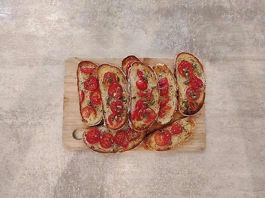 포토 JPG 해외이미지 전통 접시 유럽 문화 음식 빵 조각 잎 부분 탁자 부활절 쟁반 샌드위치 건강 요리 사람없음 초록색 갈색 주방 빵집 튀김 시골 오븐 맛 아침식사 은색 자르기 굽기 허브 햄 슬라이스 간 소금 레시피 핸드메이드 해외포토 식물 식기 기념일 나라 컬러 가구 컨셉 모션 육류 상점 식사 가전제품 장기_의학 구이 파일형식 이미지허브