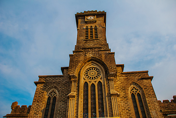 포토 JPG 해외이미지 전통 외관 아시아 종교 문화 여행 건축양식 하늘 아침 벽돌 사람없음 가로 파란색 조각상 성당 교회 탑 천주교 바위 기도 예수 영혼 역사 건축가 왕 심볼 사인 베트남 마리아 동쪽 천연기념물 프랑스어 바로크 서쪽 옛날 스타일 해외포토 주간 직업 문자 건축물 건축 나라 컬러 종교건축 건물 조형물 동남아시아 돌_바위 신_종교 방향 파일형식 이미지허브