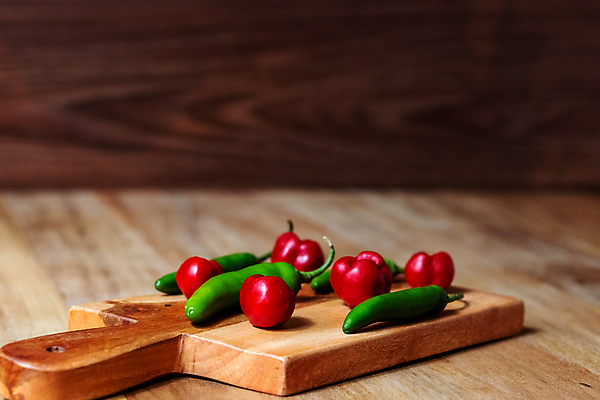 포토 JPG 해외이미지 식물 전통 음식 백그라운드 컨셉 재료 고추 탁자 피망 파프리카 마늘 요리 사람없음 목재 빨간색 초록색 컬러풀 우주 주방 식당 숟가락 식사 추위 시골 그릴 정상 먹기 허브 책상 향신료 메뉴 서빙 머리위 소금 후추 바질 채식주의자 카피스페이스 해외포토 나무 컬러 가구 채소 모션 주방용품 수저 상점 공백 채식 향미료 파일형식 이미지허브