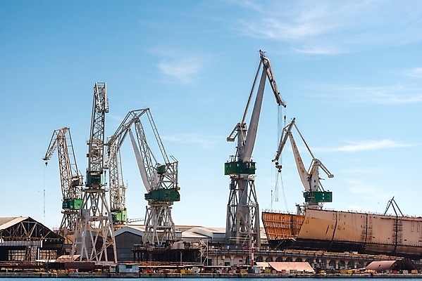 포토 JPG 해외이미지 주간 하늘 사람없음 야외 중장비 조선소 기중기 산업시설 산업현장 해외포토 자연요소 산업 산업장비 파일형식 이미지허브