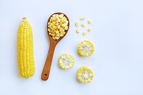 포토 JPG 해외이미지 단면 실내 옥수수 사람없음 하이앵글 흰배경 나무숟가락 옥수수알갱이 해외포토 뷰포인트 백그라운드 곡류 내부 숟가락 흰색 파일형식 이미지허브