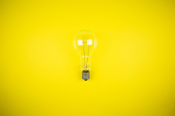 포토 JPG 해외이미지 디자인 백그라운드 컨셉 전구 유리 추상 아이디어 창조 사람없음 초록색 파란색 빛 노란색 힘 장비 에너지 흰색 램프 심볼 오브젝트 심플 혁명 고립 광 미니멀 해외포토 컬러 무늬 재질 조명 파일형식 이미지허브