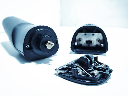 포토 JPG 해외이미지 직업 헤어스타일 남자 얼굴 백그라운드 신체 수염 성인 사람없음 유행 상점 검은색 기계 장비 욕실 흰색 공구 칼날 미용사 이발 자르기 피부 오브젝트 날카로움 손질 면도기 몸단장 이발소 고립 다듬기 돌봄 위생관리 이발사 철강 커터 스타일 힙스터 해외포토 패션 컬러 모션 관리 사람 신체부위 위생용품 도구 뷰티샵 파일형식 이미지허브