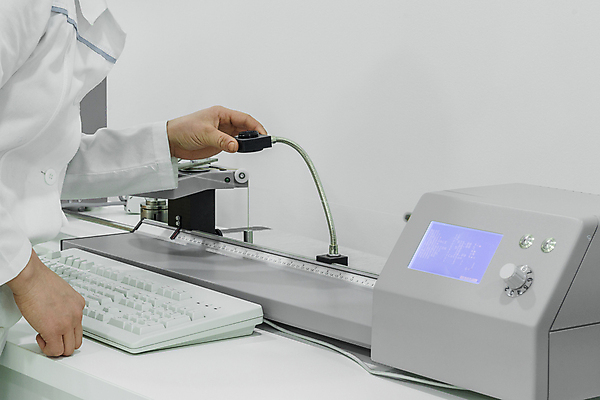 포토 JPG 해외이미지 손 응시 산업 패턴 공장 돋보기 노동자 자 실험 사람없음 컴퓨터 견본 모니터 힘 기계 장비 흰색 기구 공구 직물 면 실험실 실 전기에너지 바느질 분석 측정 날것 섬유 평가 필라멘트 많음 해외포토 직업 시선 컬러 컨셉 무늬 공업 문구용품 신체부위 전자제품 에너지 도구 파일형식 이미지허브