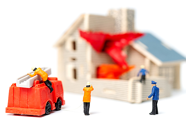 포토 JPG 해외이미지 주택 실내 사람없음 아웃포커스 소방관 소방 흰배경 화재 인물미니어처 건축모형 소방차 화재진압 해외포토 백그라운드 자동차 촬영기법 내부 건물 모형 미니어처 흰색 구조원 사건 진압 파일형식 이미지허브