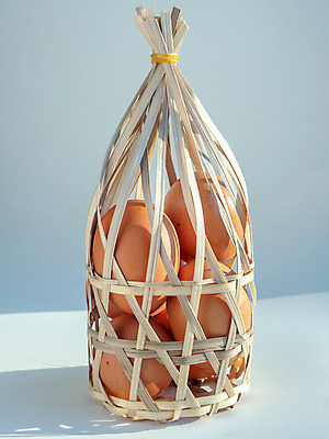 포토 JPG 해외이미지 디자인 음식 백그라운드 다이어트 재료 태국 아침 부활절 건강 요리 사람없음 세로 세트 햇빛 농장 갈색 노란색 바구니 우주 계란 식사 치킨 회색 껍질 흰색 신선 아침식사 상품 대나무 오브젝트 유기농 팩 밀짚 내추럴 고립 단백질 생식 짜기 취급주의 해외포토 주간 나무 웰빙 기념일 아시아 컬러 농업 모션 경고 태양 알 화장품 짚 닭고기요리 영양소 파일형식 이미지허브