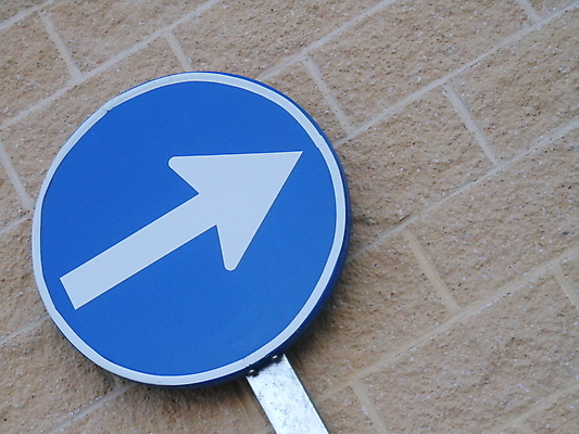 포토 JPG 해외이미지 디자인 유럽 산업 문화 도로 벽 여행 백그라운드 컨셉 일러스트 건축양식 창문 교통시설 하늘 화살 거리 경고 서기 안전 풍경 사람없음 야외 그래픽 파란색 상자 탑 바위 흰색 역사 위험 방향 입장 심볼 영화 사인 복고 부스 고립 매각 해외포토 건축물 건축 나라 길 컬러 교통 모션 문화예술 돌_바위 시설 파일형식 이미지허브