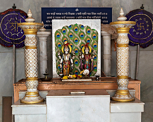 포토 JPG 해외이미지 전통 커플 아시아 종교 문화 조각 여행 미술 동양인 사람없음 장식 컬러풀 조각상 평화 흰색 사찰 황금 공작 인도인 깃털 대리석 신성 귀족 숭배 여신 힌두교 해외포토 외국인 나라 컬러 컨셉 재료 관계 종교건축 조류 문화예술 인종 조형물 파일형식 이미지허브