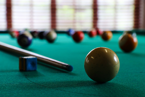 포토 JPG 해외이미지 스포츠 백그라운드 오렌지 공 놀이 탁자 주택 실내 취미 사람없음 가로 빨간색 초록색 파란색 컬러풀 사진촬영 경쟁 블록 방 게임 흰색 바 원형 막대기 8 당구 분필 신호 점수 고체 남아프리카 여의주 펠트 해외포토 도형 컬러 가구 컨셉 과일 아프리카 내부 건물 숫자 구기 촬영 초크 파일형식 천_직물 이미지허브