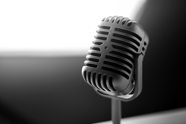 포토 JPG 해외이미지 직업 음악 백그라운드 노래 회의 말하기 서기 이벤트 사람없음 파란색 빛 컬러풀 파티 소리 콘서트 공연 무대 수확 악단 발표 마이크 클럽 복고 디스코 오디오 목소리 노래방 녹음기 뮤지컬 옛날 스타일 해외포토 컬러 음향기기 농업 비즈니스 모션 문화예술 전자제품 춤 파일형식 녹음_기록 이미지허브