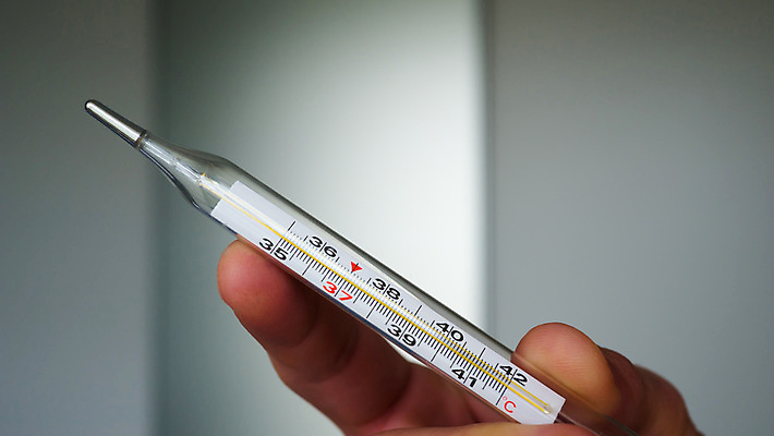 포토 JPG 해외이미지 백인 손 백그라운드 컨셉 손가락 유리 그래프 건강 병원 사람 사람없음 글로벌 숫자 약 고통 장비 시험 추위 간호사 의사 성장 흰색 기구 공구 잡기 뜨거움 열 분위기 모서리 닫기 질병 온도계 체온계 위험 예측 자르기 측정 오브젝트 눈금 온도 팔 계량기 고립 돌봄 섭씨 제어 효과 해외포토 서양인 문자 교육 감정 컬러 의학 모션 재질 신체부위 의료진 도구 파일형식 이미지허브