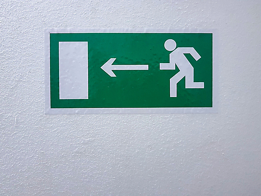 포토 JPG 해외이미지 배너 실루엣 벽 백그라운드 지도 가이드 출입구 화살 간판 사람없음 초록색 숫자 라벨 문 정보 흰색 표지판 막대기 방향 심볼 오브젝트 사인 방법 조언 충고 해외포토 직업 문자 컬러 프레임 알림판 촬영기법 파일형식 이미지허브