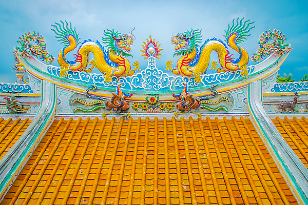 포토 JPG 해외이미지 동물 구름 디자인 종교 조각 백그라운드 하늘 지붕 수염 미술 사람없음 건물 장식 초록색 파란색 컬러풀 조각상 머리 중국 용 도시 사찰 찡그림 황금 큼 신비 묘사 신화 공상 수녀원 신앙심 옛날 해외포토 자연요소 건축물 아시아 컬러 컨셉 종교건축 문화예술 표정 신체부위 조형물 크기 파일형식 이미지허브