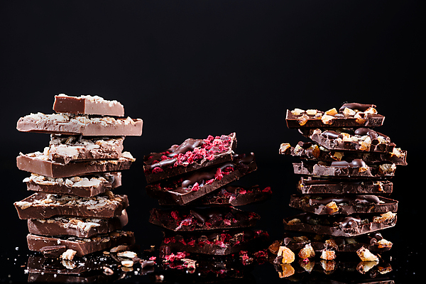 포토 JPG 해외이미지 열매 음식 조각 백그라운드 다이어트 과일 재료 딸기 디저트 발렌타인데이 창조 사람없음 쌓기 과자 초콜릿 검은색 어둠 견과류 신선 바 달콤 맛 상품 유혹 정사각형 토핑 레시피 코코아 충동구매 내추럴 고립 깨짐 카카오 핸드메이드 카피스페이스 해외포토 도형 식물 음료 컬러 컨셉 모션 데이이벤트 건강 쇼핑 공백 과소비 파일형식 이미지허브