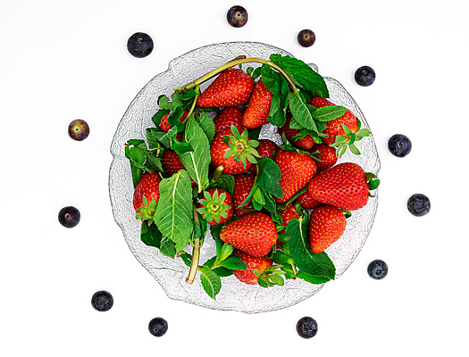 포토 JPG 해외이미지 계절 열매 음식 조각 백그라운드 다이어트 채소 과일 자연 유리 탁자 딸기 디저트 건강 사람없음 목재 빨간색 초록색 여름 컬러풀 흰색 신선 그룹 사발 우아함 달콤 맛 오브젝트 상쾌 유기농 질감 날것 칼로리 내추럴 숙성 옛날 해외포토 나무 식물 웰빙 감정 컬러 가구 컨셉 재료 재질 사기그릇 생태계 파일형식 이미지허브