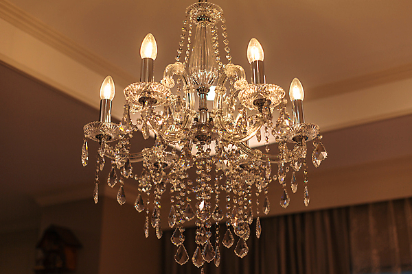 포토 JPG 해외이미지 조명 실내 사람없음 화려 고급 우아함 크리스탈 천장 샹들리에 해외포토 컨셉 내부 광석 파일형식 이미지허브