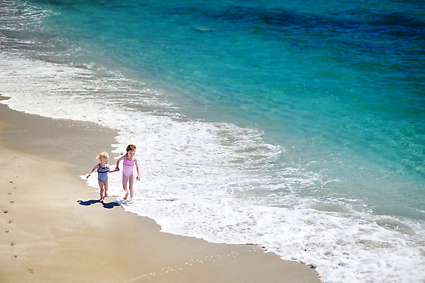 포토 JPG 해외이미지 백인 수영복 어린이 모래 파도 바다 2 가족 자연 놀이 휴가 함께함 사람 앉기 해변 야외 두명 물 줄무늬 거품 기쁨 흰색 형제 언니 걸음마 이국적 터키석 파스텔톤 해외포토 자연요소 서양인 옷 남자 감정 컬러 컨셉 무늬 관계 모션 보석 생태계 자매 파일형식 이미지허브